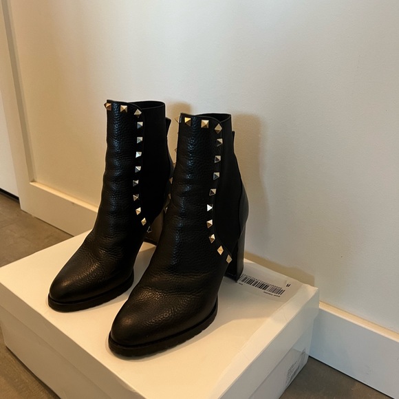 Valentino Rockstud Accents Leather Chelsea Boots - Picture 9 of 10